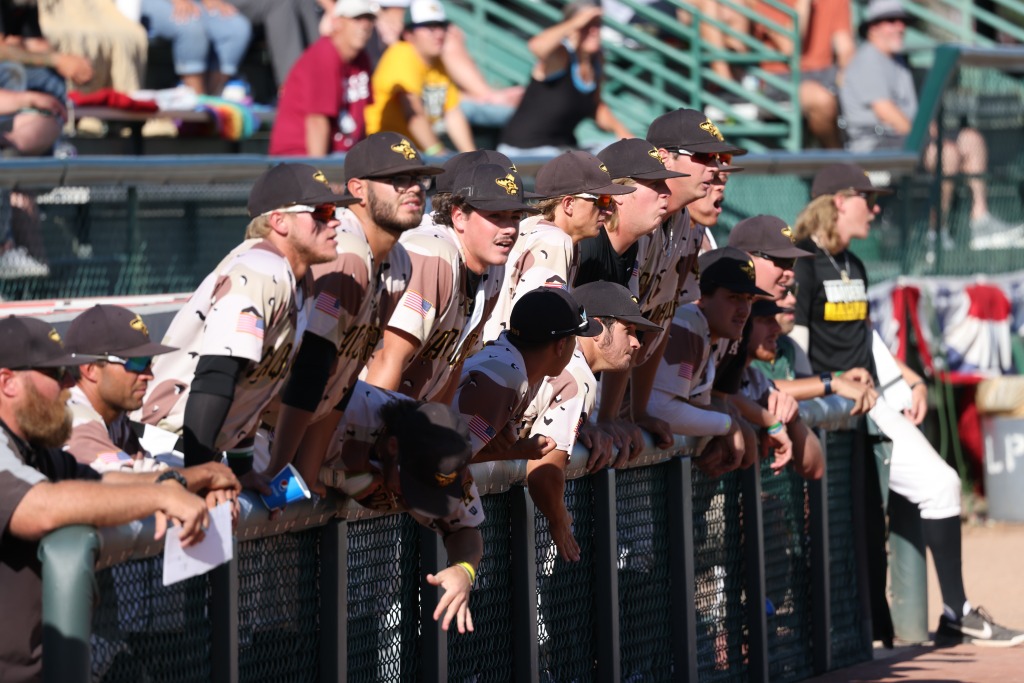 Jarvis, Vaqueros Walk Off over Gators 1110 Alpine Bank NJCAA